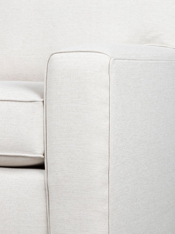 2023-700Q- Leigh Sofa Detail