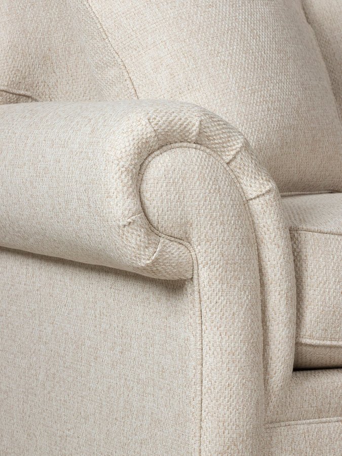 6112-1Q10 Larissa Loveseat Self Pillows Detail