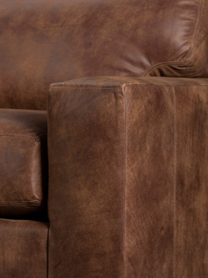 L2019-300Q2 Clark Sofa  Detail